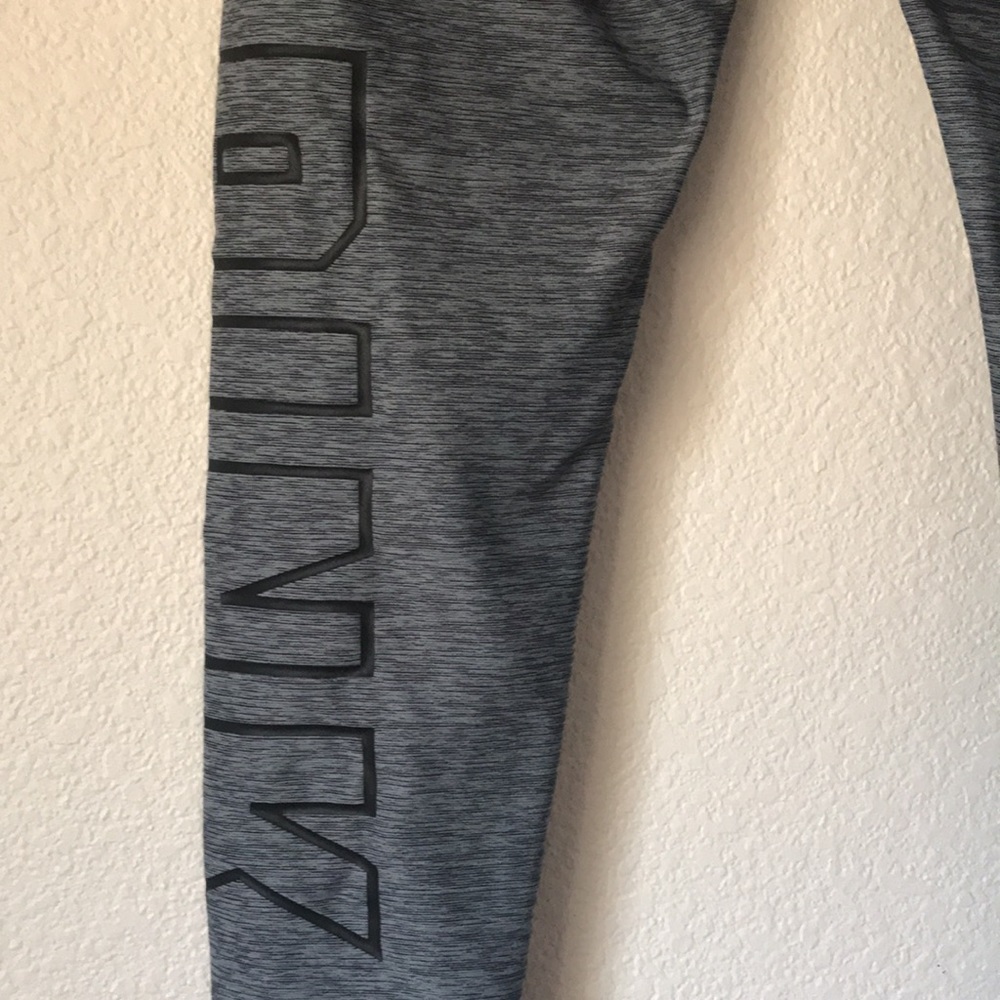 SOLD on V Pink vs calf length leggings - Picture 5 of 6